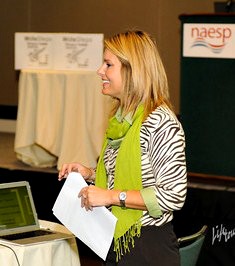 Photo of Suzanne Klein of WriteSteps presenting Common Core writing strategies to elementary principals at the 2012 NAESP conference.